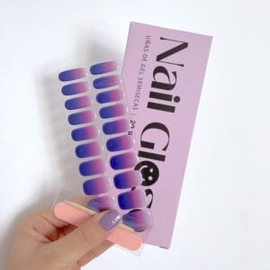 Pegatinas gel uñas semicuradas manicura moradas difuminadas