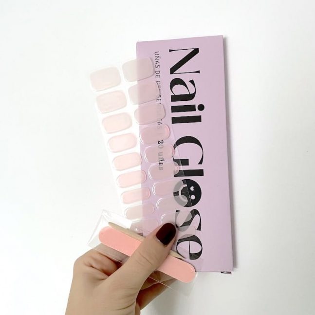 Pegatinas_uñas_gel_semicurado_glazed_donut Pegatinas gel uñas semicuradas manicura glazed donut rosas blancas brillo NailGlose