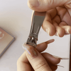 Pasos para colocar pegatinas para uñas de gel semicurado 3