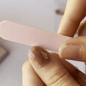 Pasos para colocar pegatinas para uñas de gel semicurado 4