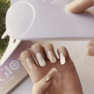 Pasos para colocar pegatinas para uñas de gel semicurado 2